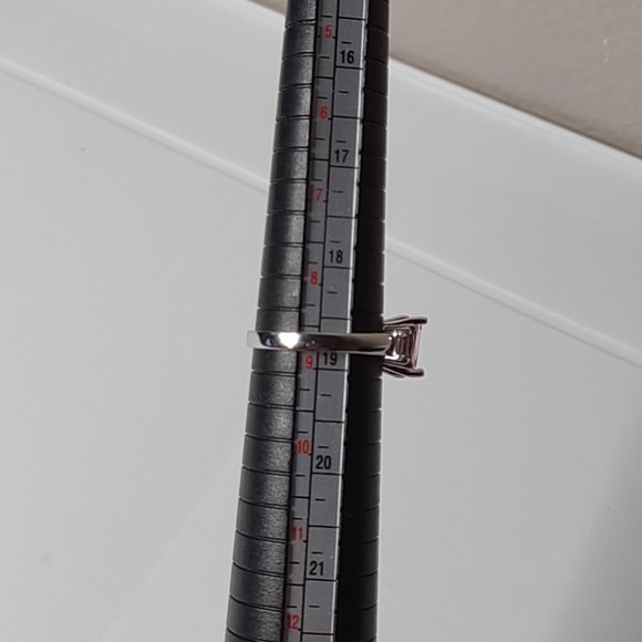 Very Pretty Pink And Silver Tone Ring Size 8.75 - Picture 10 of 10